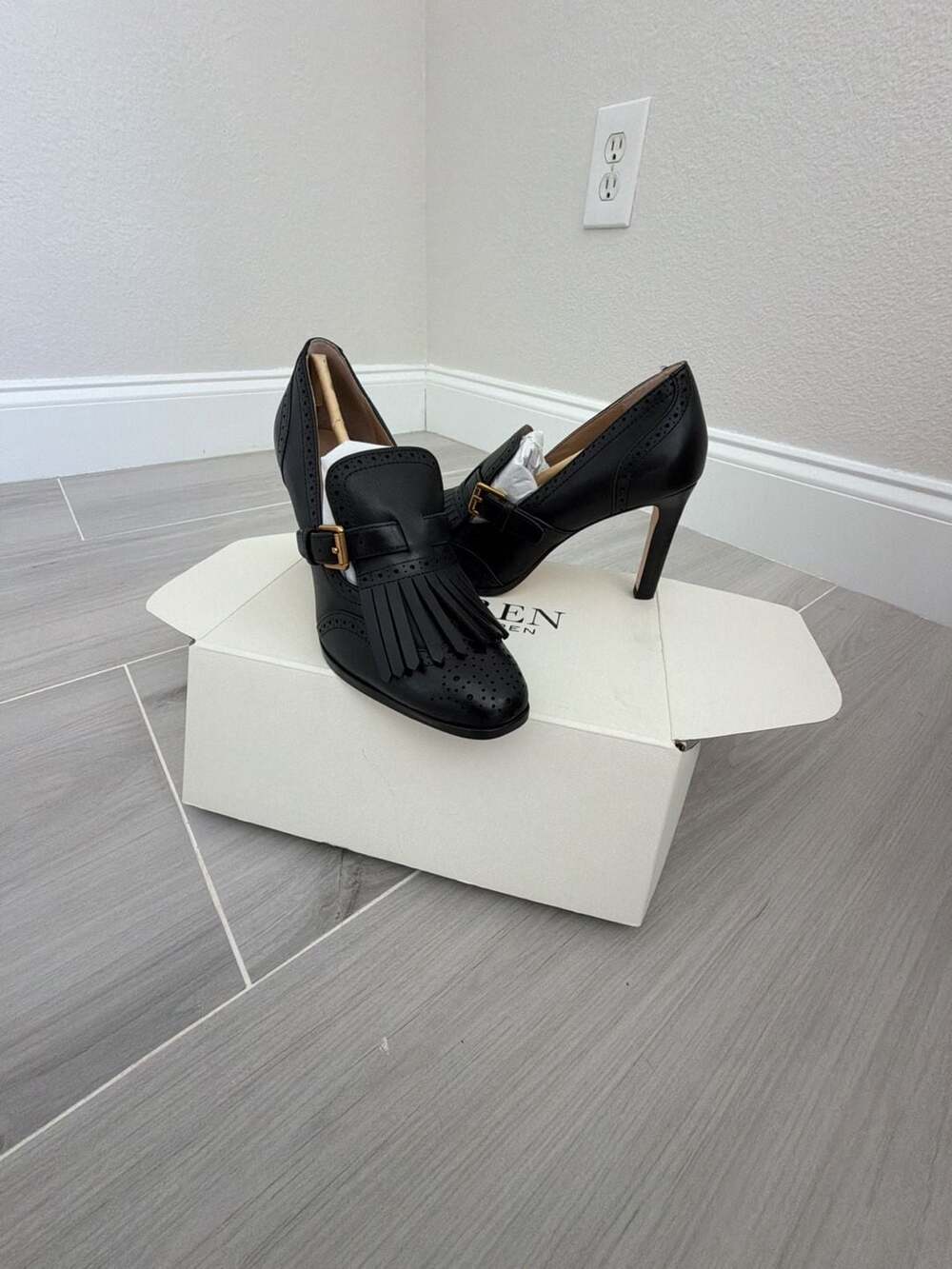Lauren Ralph Lauren Colleen Black Burnished Calf Fringe Heels Size 6B - Picture 2 of 9